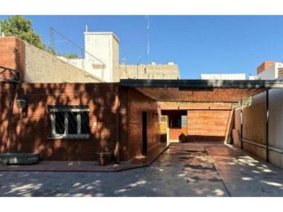 Salones y Oficinas Alquiler San Juan Alquilo Inmueble para oficinas empresas profesionales consultorios con cochera privada.