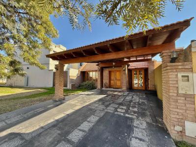 Casas Venta San Juan Casa En Barrio Privado El Remanso, Capital. Reta Martilleros.