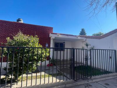 Casas Venta San Juan DUE�O VENDE ? CASA EN BARRIO CHACABUCO, DESAMPARADOS (SAN JUAN)