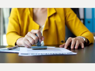  SE BUSCA SECRETARIA/O PARA ESCRIBANIA 